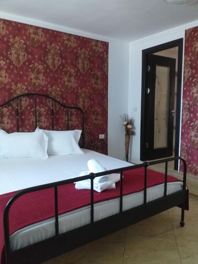 Casa Marronne Hotel คอสติเนช ภายนอก รูปภาพ