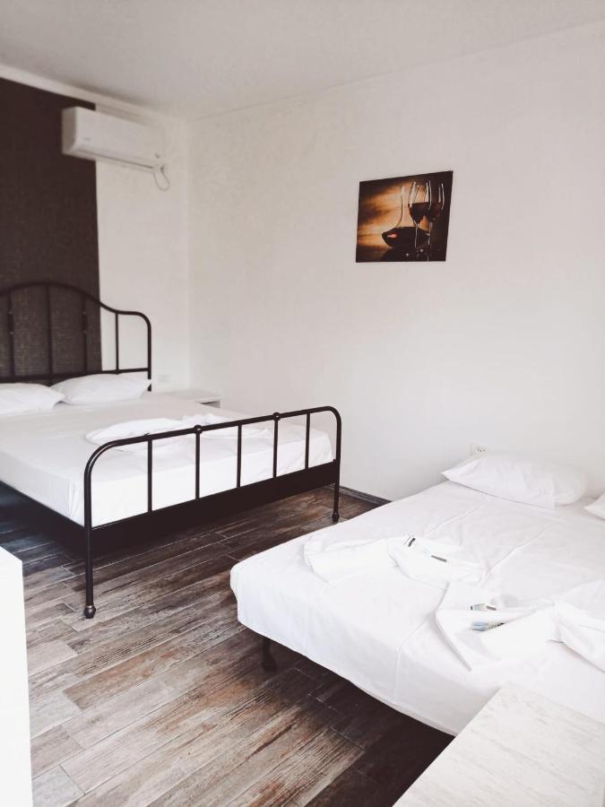 Casa Marronne Hotel คอสติเนช ภายนอก รูปภาพ